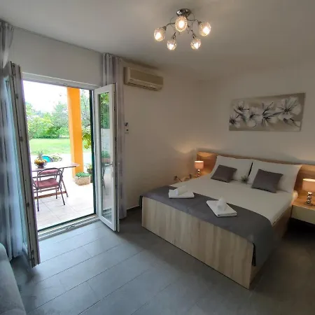 Daire Beachfront Meri