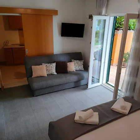 Beachfront Meri Daire Podstrana