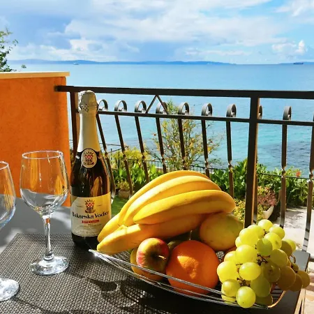 Daire Beachfront Meri *