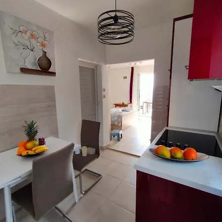 Beachfront Meri Daire Podstrana
