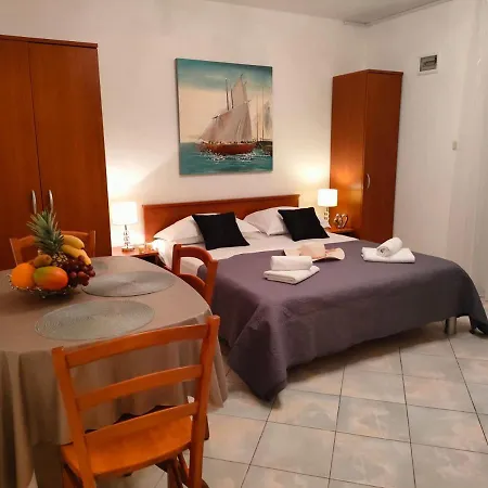 Daire Beachfront Meri Podstrana
